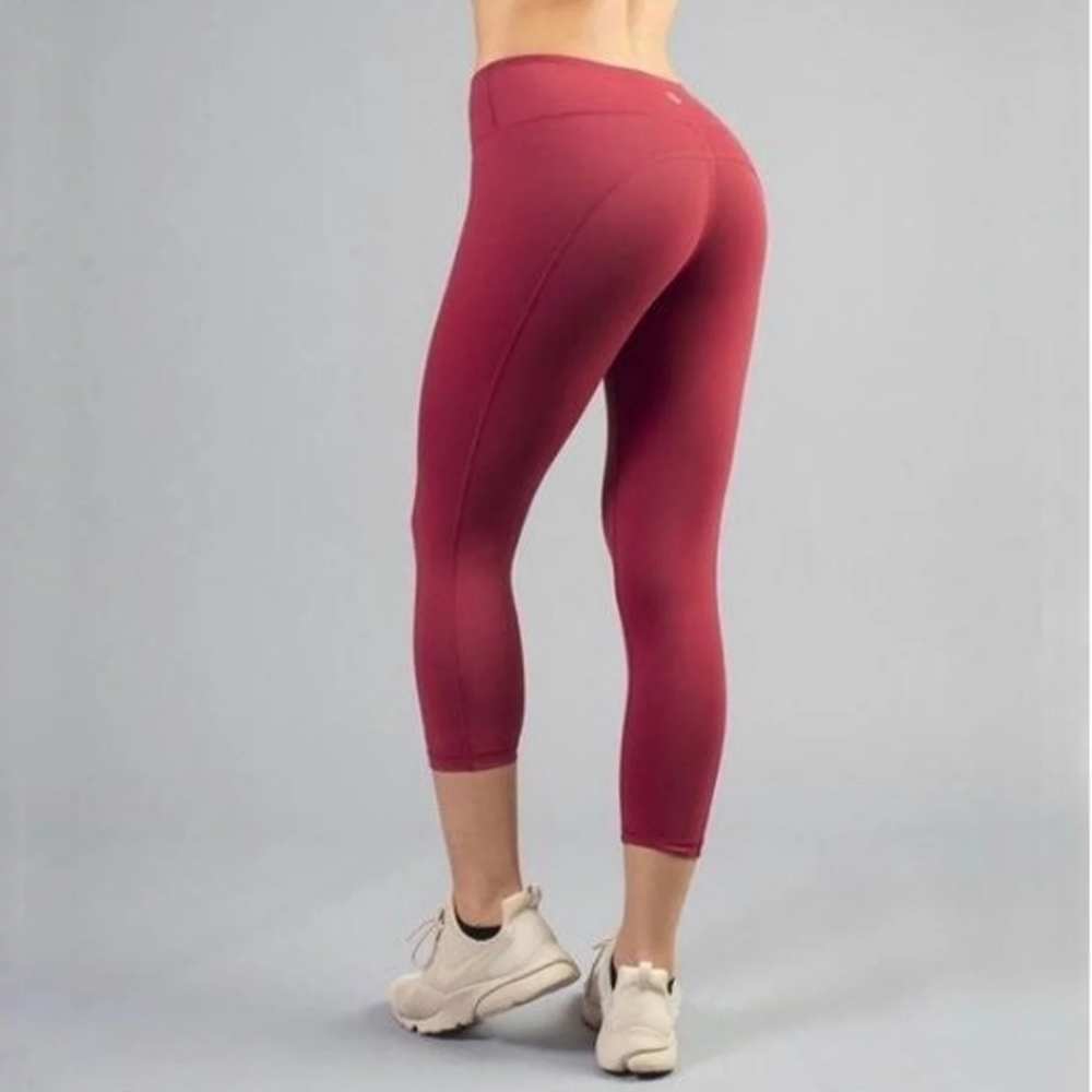 Red buffbunny cropped leggings